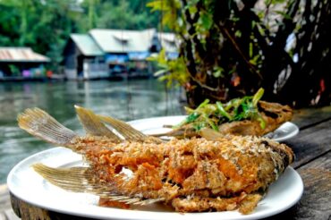 THAILANDS LOVE GOES THROUGH THE STOMACH: THAILAND FOR FOODIES