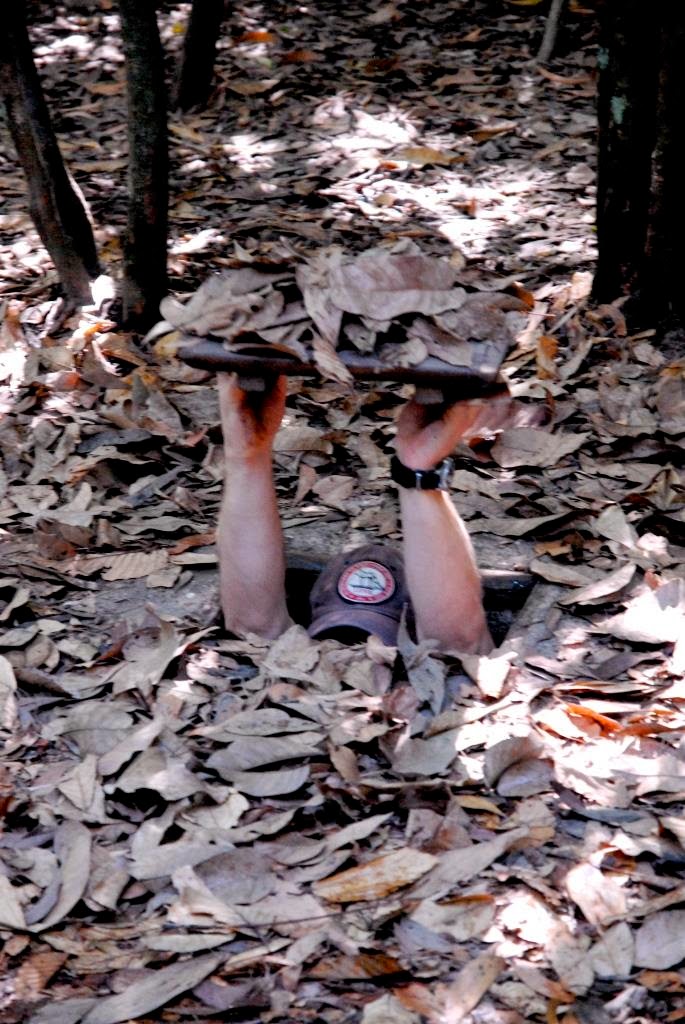 cu chi tunnel vietnam, 