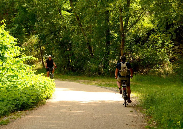 groen fietspad langs de Rhone, fietsen in Valence, Fietsen langs de Rhone