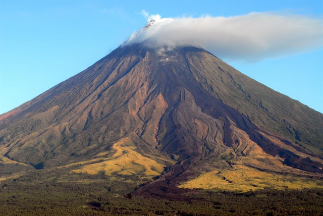 mayon vulkaan filipijnen, vulkanen, actieve vulkanen, reizen naar de filipijnen