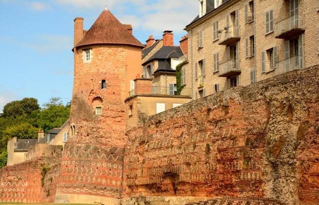 Romeinse stadsmuur van Cité du Plantagenet Le Mans