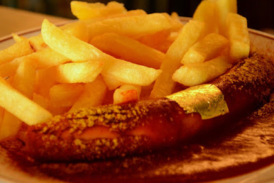 curry goldwurst, golden currywurst dusseldorf, gastronomie dusseldorf, eten en drinken in dusseldorf, citytrip dusseldorf, medienhafen dusseldorf