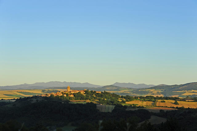 Auvergne, mooiste dorpen van Frankrijk, arkosesteen