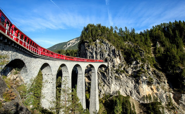 Bernina Express, Alpen, treinattractie zwitserland, Graubünden, vakantie in Zwitserland