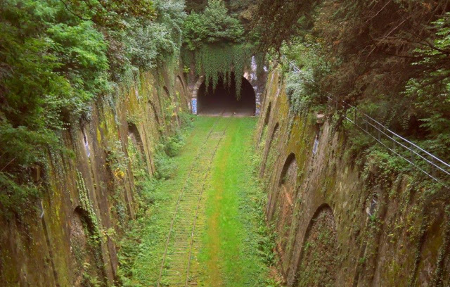 La petite ceinture parijs, oude spoorwegring rond parijs, tunnel petite ceinture parijs