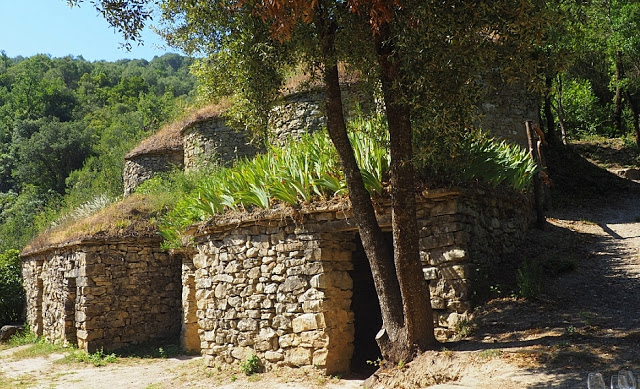 wijntoerisme catalonië, Mura, Abadal winery, Abadal wijnhuis, Sant Llorenç del Munt i Obac, Vall de Flequer, Geoparc de la Catalunya Central, do pla de bages, catallanse wijnen, dry stone wine huts, dry stone wine vats, 