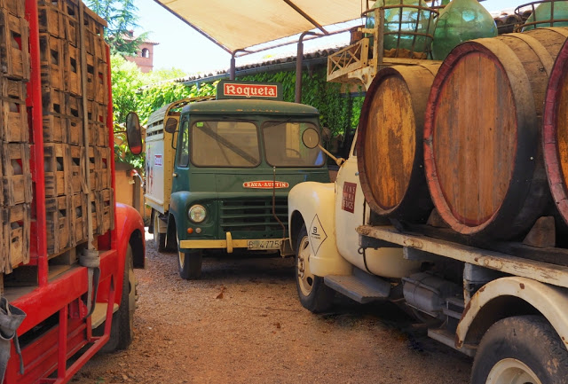 wijntoerisme catalonië, Mura, Abadal winery, Abadal wijnhuis, Sant Llorenç del Munt i Obac, Vall de Flequer, Geoparc de la Catalunya Central, do pla de bages, catallanse wijnen, dry stone wine huts, dry stone wine vats, 