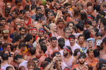 TEN TOMATENOORLOG! (LA TOMATINA DE BUNOL)