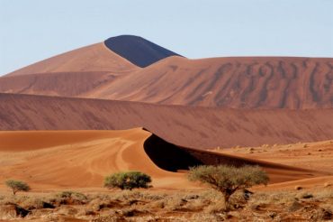 UNDER AFRICAN SKIES: MET DE 4X4 DOOR NAMIBIË (1) WINDHOEK – SWAKOPMUND