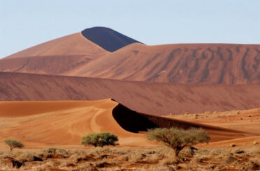 UNDER AFRICAN SKIES: MET DE 4X4 DOOR NAMIBIË (1) WINDHOEK – SWAKOPMUND