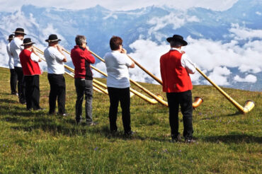 ZWITSERSE TRADITIES OP SCHERP: COR DES ALPES, NENDAZ