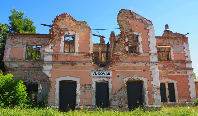 oost-slavonië, donau, kroatische onafhankelijkheidsoorlog, bloedbad Vukovar, Kroatië, ocvara memorial, vukovar memorial, castle eltz, vucovar masacre, Joegoslavische burgeroorlog, 