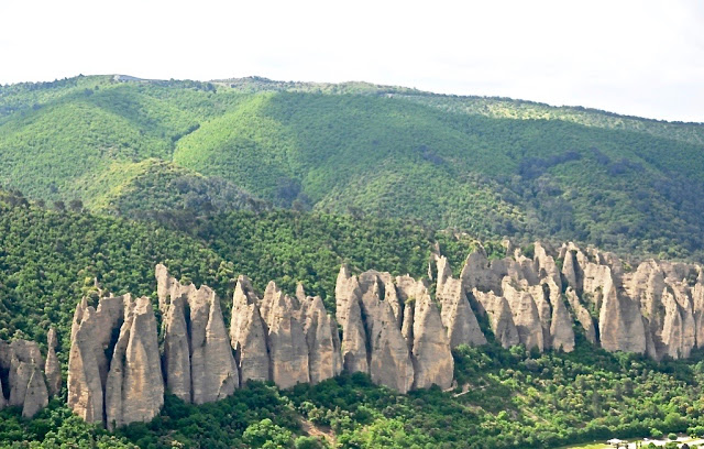 la durance, haute provence, provençaalse alpen, via ferrata de la grande fistoire, sisteron, sigoyer, unesco geo parc de haute provence, les pénitents de mées