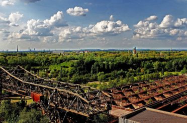 HET RUHRGEBIED: VAN INDUSTRIEEL BRAAKLAND TOT KUNSTENLANDSCHAP