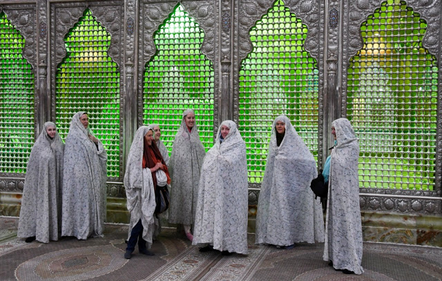 joker reizen, teheran, qazaq khaneh university of art, Honarmandan park, Negarestan park, portal of bagh meli, mashq square,keramiekmuseum teheran, khomeini mausoleum, iran, museum-garden of anti arrogance, golestan palace, 