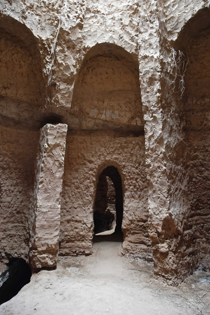 Iran, Perzië, soukh, bazaar, hammam, Kerman, Rayen, citadel Rayen, berg Haraz , handelsroute tussen Bam en Kerman, Perzische tuin, Shahzadeh (tuin van de prins),  Unesco Werelderfgoed, Mahan City, Shafi Abad, qanats, qanats Shafi Abad, Lut woestijn, Lut desert, Tetis Zee, Kerman, Perzische tapijten, shisha, Ganjaliplein Kerman, badhuis Hamam-e-Ganjali Khan, Cheshmehhammam in Kerman, troglodietendorp Meymad Iran, reizen Joker