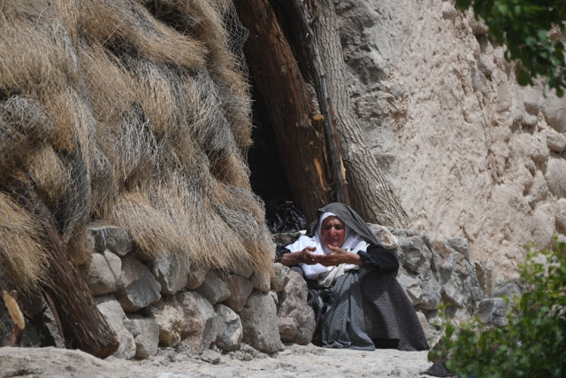 Iran, Perzië, soukh, bazaar, hammam, Kerman, Rayen, citadel Rayen, berg Haraz , handelsroute tussen Bam en Kerman, Perzische tuin, Shahzadeh (tuin van de prins),  Unesco Werelderfgoed, Mahan City, Shafi Abad, qanats, qanats Shafi Abad, Lut woestijn, Lut desert, Tetis Zee, Kerman, Perzische tapijten, shisha, Ganjaliplein Kerman, badhuis Hamam-e-Ganjali Khan, Cheshmehhammam in Kerman, troglodietendorp Meymad Iran, reizen Joker