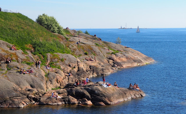 Seurasaari, Passio Musicae, Töölö district, Eila Hultinen, Cafe Regatta Helsinki, Sibelius, Maarschalk Ehrensvärd, Susisaari, Vesikko, Kustaanmiekka, Suomenlinna, Iso Mustasaari, Vallisaari, Sveaborg, Finland, Kanavaranta, Katajanokka, Pohjoissatama, Baltic Sea, Baltische  Zee, Restaurant Shelter, Degerökanaal,  Villinki, Vartiosaari, Kulosaari, Korkeasaari, Wihuri building, Ullanlinna district, Beautiful Canal Route, Luoto, Valkosaari, Oespenski kathedraal, Havis Amanda, Ville Vallgren, Helsinki, Helsingfors