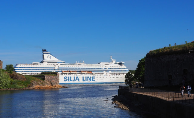 Seurasaari, Passio Musicae, Töölö district, Eila Hultinen, Cafe Regatta Helsinki, Sibelius, Maarschalk Ehrensvärd, Susisaari, Vesikko, Kustaanmiekka, Suomenlinna, Iso Mustasaari, Vallisaari, Sveaborg, Finland, Kanavaranta, Katajanokka, Pohjoissatama, Baltic Sea, Baltische  Zee, Restaurant Shelter, Degerökanaal,  Villinki, Vartiosaari, Kulosaari, Korkeasaari, Wihuri building, Ullanlinna district, Beautiful Canal Route, Luoto, Valkosaari, Oespenski kathedraal, Havis Amanda, Ville Vallgren, Helsinki, Helsingfors