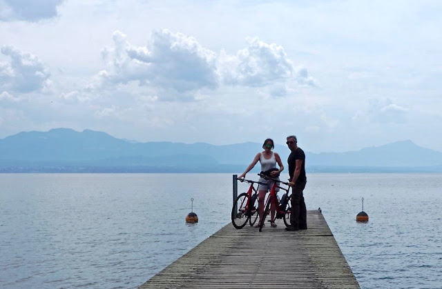 Lac leman, meer van genève, nyon, lausanne, montreux, aigle, fietsen, fietsvakantie, wijngaarden, wijnterrassen van lavaux, bmc, zwitserse wijnen, vaud, geneve, vevey, chasselas, beste zwitserse wijn, filets de perches du lac leman, route du rhône, Château de Nyon, malakoff, château de rolle, luins, eglise de luins, chateau de morges, Domaine des Papillions Coinins, domaine sainte-amour cully, ile de la harpe, saint-prex, perroy, 