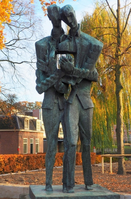 Vincent Van Gogh, Etten-Leur, Nuenen, Zundert, Den Bosch, Noordbrabants Museum Den Bosch, De Aardappeleters, The Van Gogh, Zadkine, Collse Watermolen, Opwettense Watermolen, De Lindehof Nuenen, Pollevie Den Bosch, Bossche Bol, Fietsroute Van Gogh Noord-Brabant, Vincentre, Nuenen Ville, Van Gogh kerk Nuenen, Van Goghkerk Etten-Leur, de Aardappeleters in 3D in Nuenen van Peter Nagelkerke, De Roosdonckmolen Nuenen, La Trappe, Zundert trappist, van gogh fietspad Daan Roosegaarde, moeierboom nuenen