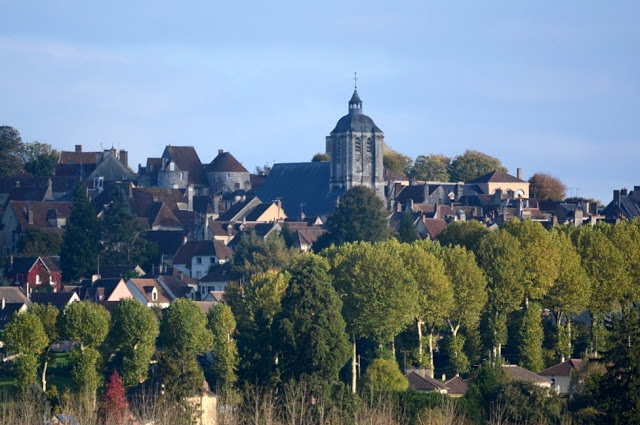 L’Orne, Normandië, Le Perche, Bellême, fietsen, fietsvakantie, fietsen in Frankrijk, L' Échappée de Sublaine, Saint-Jean-de-la-Fôret, Courthioust, Colonard-Corubert, Manoir de Courboyer,  Nocé, Boissy-Maugis, Parc Naturel Régional du Perche, Manoir de la Moussetière, Le Café des Amis Boissy-Maugis, Véloscénie, Manoir de la Vove, Basilique Notre Dame de Montligeon, Pont Catintat, Corbon, Mauves-sur-Huisne, Bois Dambrai, Saint-Ouen-de-la-Cour, Forêt de Bellême, Saint-Martin-du-Vieux-Bellême, Manoir du Lormarin, Auberge des 3J, La Route Royale, Dorceau,  Moutiers-au-Perche, Rémalard, charmestadjes in normandië, middeleeuwse kastelen in normandië, 