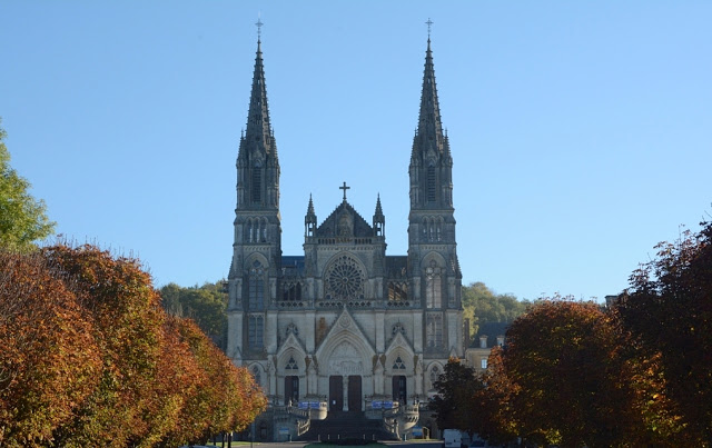 L’Orne, Normandië, Le Perche, Bellême, fietsen, fietsvakantie, fietsen in Frankrijk, L' Échappée de Sublaine, Saint-Jean-de-la-Fôret, Courthioust, Colonard-Corubert, Manoir de Courboyer,  Nocé, Boissy-Maugis, Parc Naturel Régional du Perche, Manoir de la Moussetière, Le Café des Amis Boissy-Maugis, Véloscénie, Manoir de la Vove, Basilique Notre Dame de Montligeon, Pont Catintat, Corbon, Mauves-sur-Huisne, Bois Dambrai, Saint-Ouen-de-la-Cour, Forêt de Bellême, Saint-Martin-du-Vieux-Bellême, Manoir du Lormarin, Auberge des 3J, La Route Royale, Dorceau,  Moutiers-au-Perche, Rémalard, charmestadjes in normandië, middeleeuwse kastelen in normandië, 