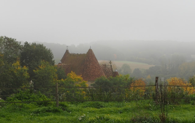 L’Orne, Normandië, Le Perche, Bellême, fietsen, fietsvakantie, fietsen in Frankrijk, L' Échappée de Sublaine, Saint-Jean-de-la-Fôret, Courthioust, Colonard-Corubert, Manoir de Courboyer,  Nocé, Boissy-Maugis, Parc Naturel Régional du Perche, Manoir de la Moussetière, Le Café des Amis Boissy-Maugis, Véloscénie, Manoir de la Vove, Basilique Notre Dame de Montligeon, Pont Catintat, Corbon, Mauves-sur-Huisne, Bois Dambrai, Saint-Ouen-de-la-Cour, Forêt de Bellême, Saint-Martin-du-Vieux-Bellême, Manoir du Lormarin, Auberge des 3J, La Route Royale, Dorceau,  Moutiers-au-Perche, Rémalard, charmestadjes in normandië, middeleeuwse kastelen in normandië, 