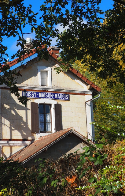 L’Orne, Normandië, Le Perche, Bellême, fietsen, fietsvakantie, fietsen in Frankrijk, L' Échappée de Sublaine, Saint-Jean-de-la-Fôret, Courthioust, Colonard-Corubert, Manoir de Courboyer,  Nocé, Boissy-Maugis, Parc Naturel Régional du Perche, Manoir de la Moussetière, Le Café des Amis Boissy-Maugis, Véloscénie, Manoir de la Vove, Basilique Notre Dame de Montligeon, Pont Catintat, Corbon, Mauves-sur-Huisne, Bois Dambrai, Saint-Ouen-de-la-Cour, Forêt de Bellême, Saint-Martin-du-Vieux-Bellême, Manoir du Lormarin, Auberge des 3J, La Route Royale, Dorceau,  Moutiers-au-Perche, Rémalard, charmestadjes in normandië, middeleeuwse kastelen in normandië, 