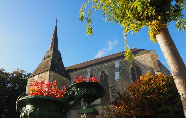 L’Orne, Normandië, Le Perche, Bellême, fietsen, fietsvakantie, fietsen in Frankrijk, L' Échappée de Sublaine, Saint-Jean-de-la-Fôret, Courthioust, Colonard-Corubert, Manoir de Courboyer,  Nocé, Boissy-Maugis, Parc Naturel Régional du Perche, Manoir de la Moussetière, Le Café des Amis Boissy-Maugis, Véloscénie, Manoir de la Vove, Basilique Notre Dame de Montligeon, Pont Catintat, Corbon, Mauves-sur-Huisne, Bois Dambrai, Saint-Ouen-de-la-Cour, Forêt de Bellême, Saint-Martin-du-Vieux-Bellême, Manoir du Lormarin, Auberge des 3J, La Route Royale, Dorceau,  Moutiers-au-Perche, Rémalard, charmestadjes in normandië, middeleeuwse kastelen in normandië, 