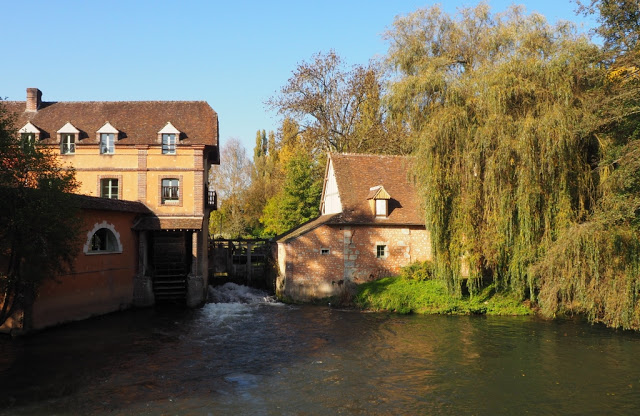 L’Orne, Normandië, Le Perche, Bellême, fietsen, fietsvakantie, fietsen in Frankrijk, L' Échappée de Sublaine, Saint-Jean-de-la-Fôret, Courthioust, Colonard-Corubert, Manoir de Courboyer,  Nocé, Boissy-Maugis, Parc Naturel Régional du Perche, Manoir de la Moussetière, Le Café des Amis Boissy-Maugis, Véloscénie, Manoir de la Vove, Basilique Notre Dame de Montligeon, Pont Catintat, Corbon, Mauves-sur-Huisne, Bois Dambrai, Saint-Ouen-de-la-Cour, Forêt de Bellême, Saint-Martin-du-Vieux-Bellême, Manoir du Lormarin, Auberge des 3J, La Route Royale, Dorceau,  Moutiers-au-Perche, Rémalard, charmestadjes in normandië, middeleeuwse kastelen in normandië, 