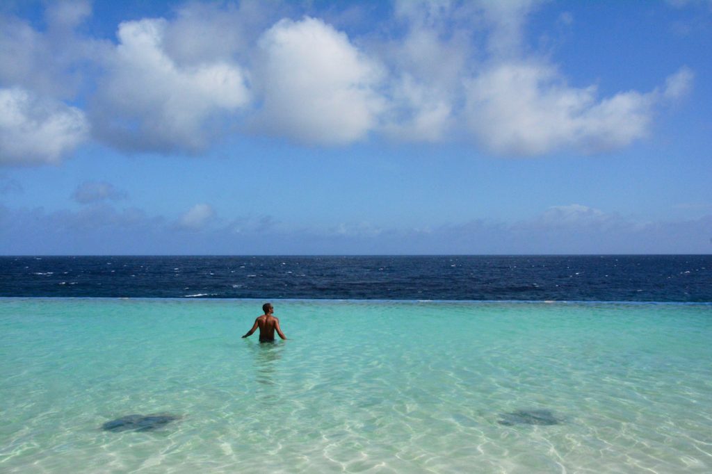 infinity pool, strand Jan Thiel, Atlantic Ocean, Carribean Sea, Caraïbische Zee, paradise, Curaçao