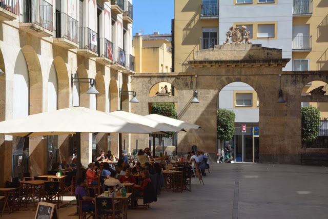 Reus, Anoni Gaudi, Pere Mata, architectuur catalonië, modernisten catalonië, Cava Navàs reus, Lluis Domènech, Pere Caselles, Joan Rubió, Pere Domènech, Gaudi centre, Cèsar Martinell, sagrada familia, Casa Ramon reus, Casa Rull Reus, Casa Gasull Reus, Casa Laguna Reus, Museu Vermut Reus, vermout,  Rius Gatell in Carrer de Vallroquetes, Reus, modernistische architecten reus