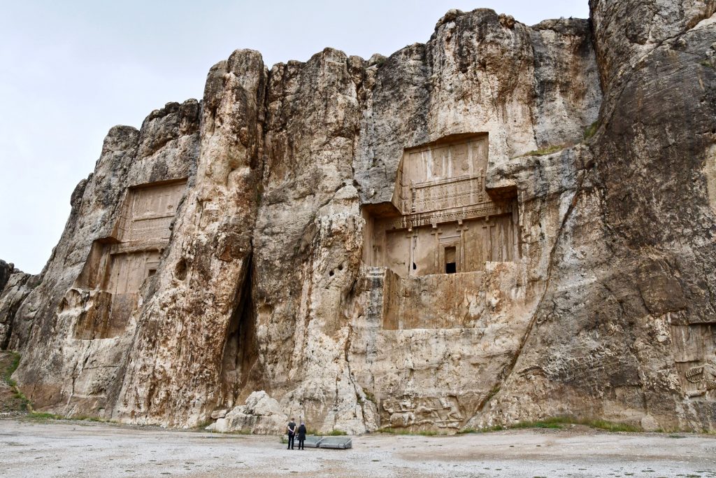 Naqsh-e-Rajab Necropolis grafbergen basreliëfs koningsgraven Alexander De Grote