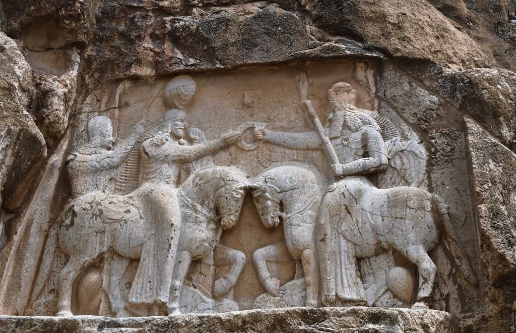 Basreliëf Naqsh-e-Rajas grafmonument grafberg Iran