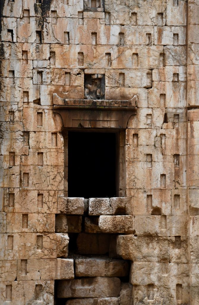 Monument Zoroastrisme 5th century BC vuurtempel kalender