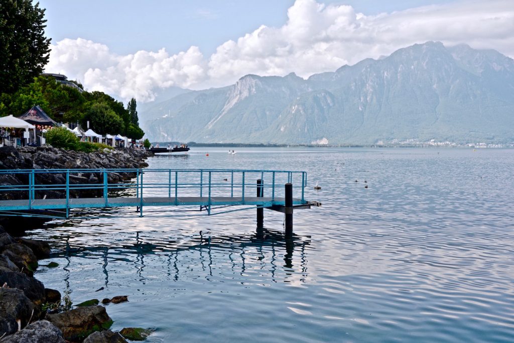 Meer van Genève, markt, Montreux, Zwitserland, steiger