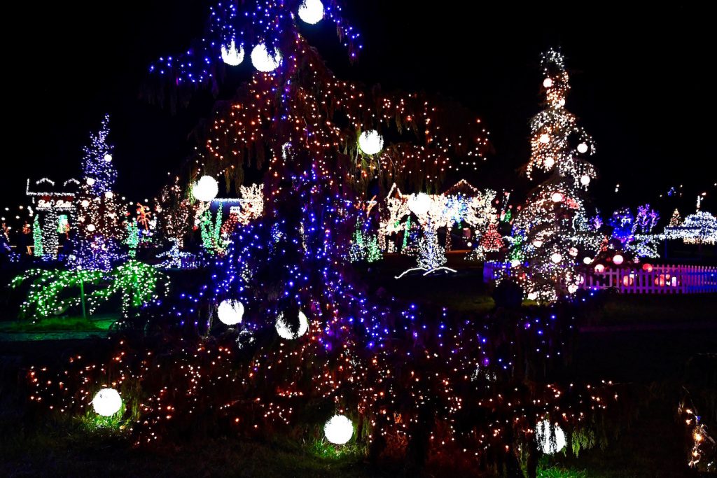 hedendaags kerstverhaal, Grabovnika, Kroatië, fantasieland, duizenden kerstlichtjes, kerstmis, Salajland, magisch kerstmis