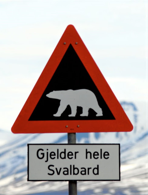 waarschuwingsbord ijsberen Spitsbergen Svalbard Longyearbyenn