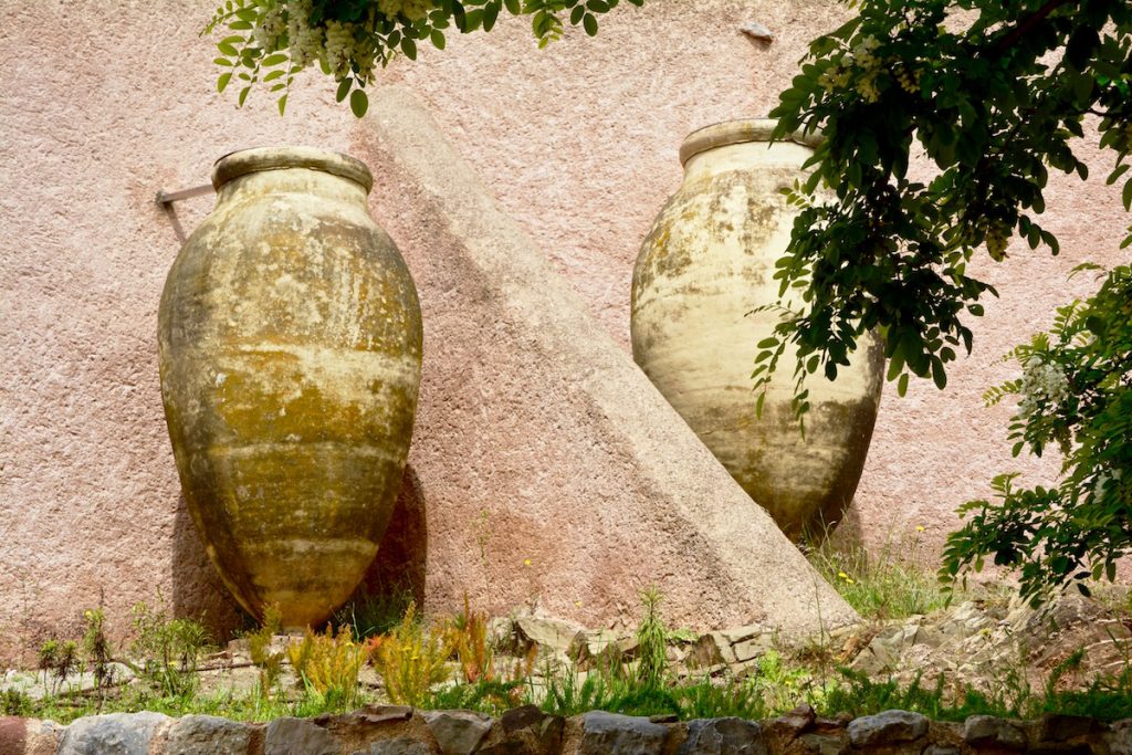 antieke wijnkruiken, wijnhotel, Catalonië, Terra Dominicata, Priorat, Catalunya