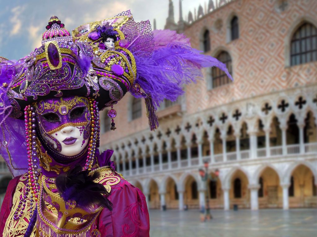 Venetian carnival, Venetiaans Carnaval, Venetiaans carnavalmasker, San Marcoplein, kunststeden, cultuur, Unesco werelderfgoedItalië