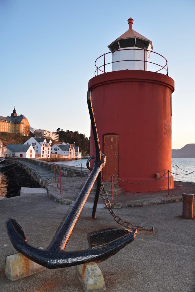 Vuurtoren als hotelkamer, Ålesund, mooie stad, stad op 7 eilanden, vuurtoren, roadtrip, Noorwegen