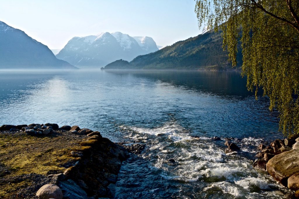 Strynmeer, bergen, prachtige natuur, Noorwegen