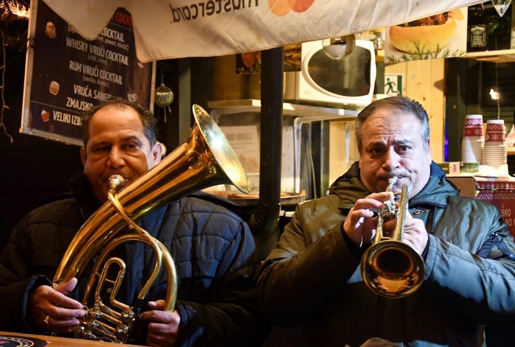 live music, muzikanten, kerstmarkt, Zagreb, Kroatië