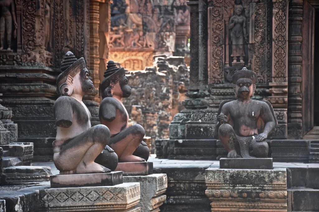 Banteay Srei, ladies citadel, Siem Reap, verfijnde bas-reliëfs, Khmer architectuur, Cambodja